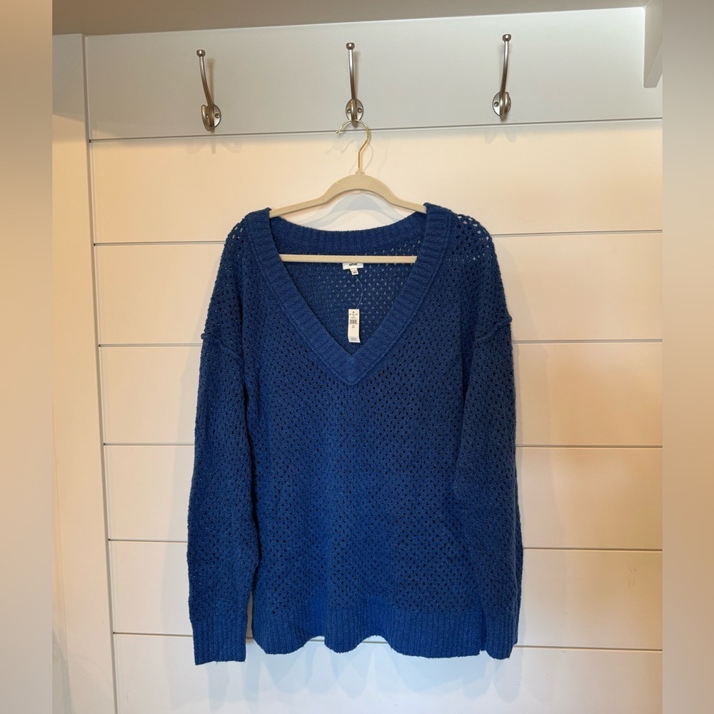 NWT Aerie Oversized Open Knit V Neck Sweater Medium